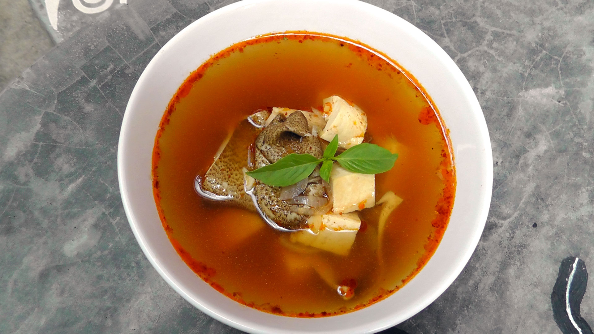 thai-vegetarian-tom-yum-soup